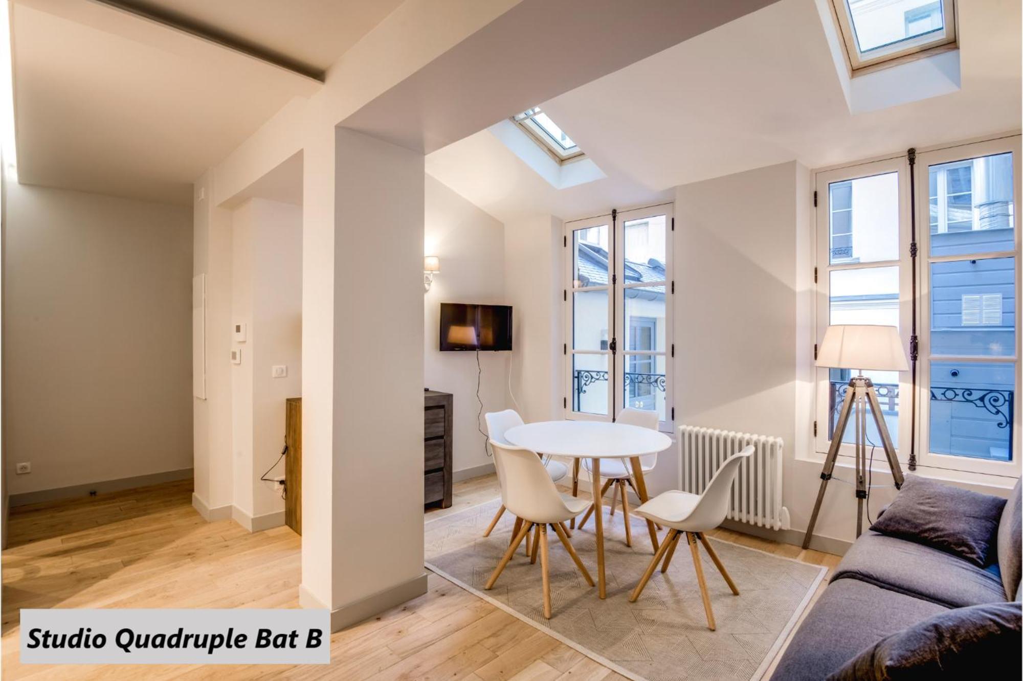 Apparts De L'Oncle Louis Versailles Luaran gambar